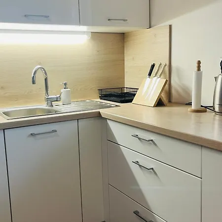 Apartment Lets Go Family