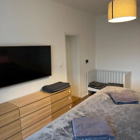 Apartment Lets Go Family *