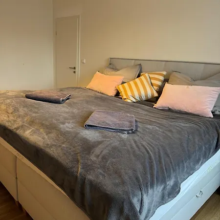 Lets Go Family Apartment